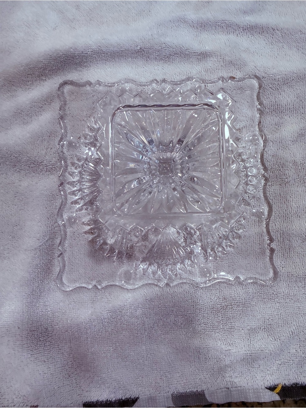 Clear Glass Decorative Square cake plate on pedestal Elegant Home Accent